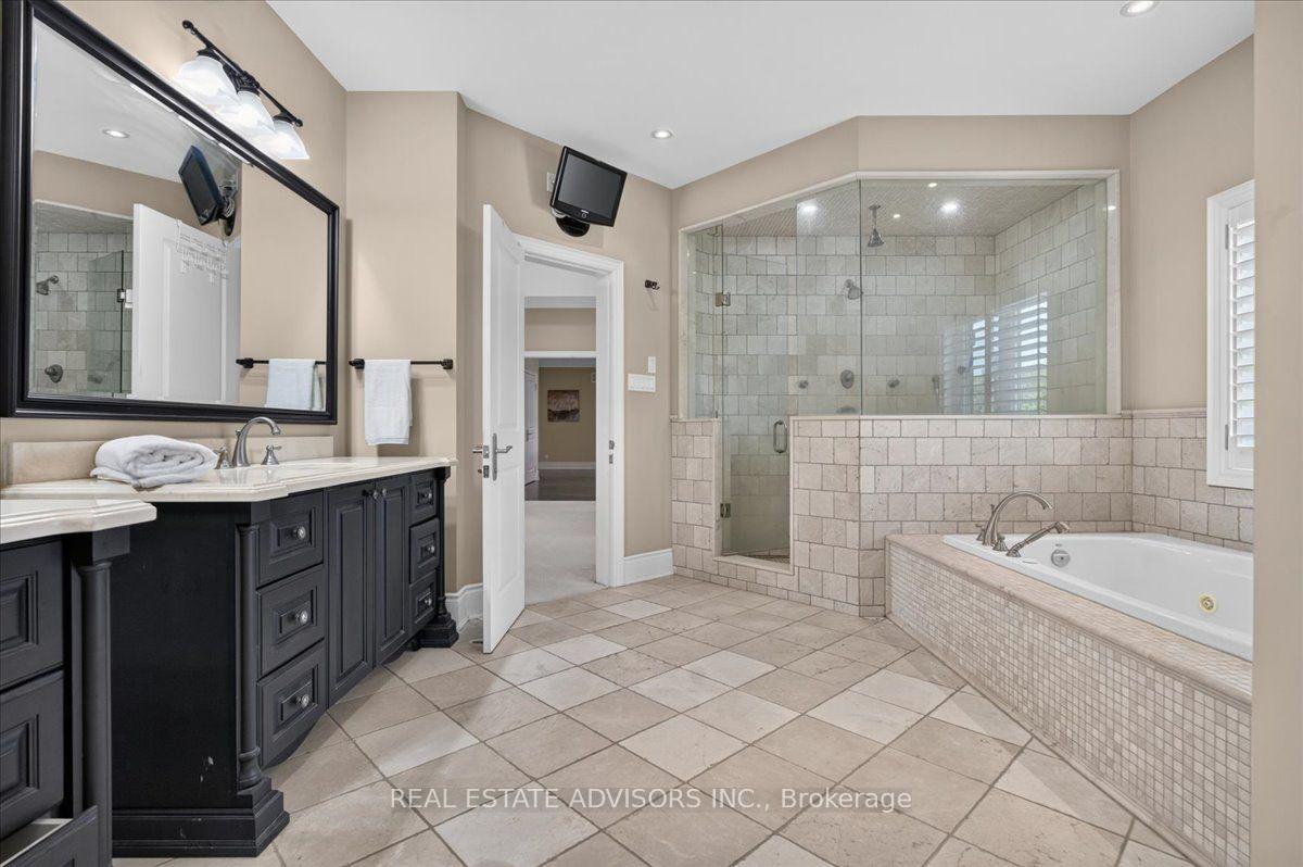 Photo 32 of 43 Grayfield Drive, Whitchurch-Stouffville, Ballantrae — HOMEH