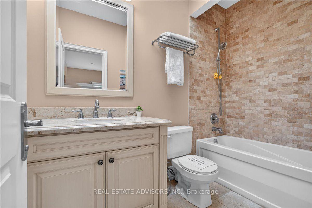 Photo 40 of 43 Grayfield Drive, Whitchurch-Stouffville, Ballantrae — HOMEH