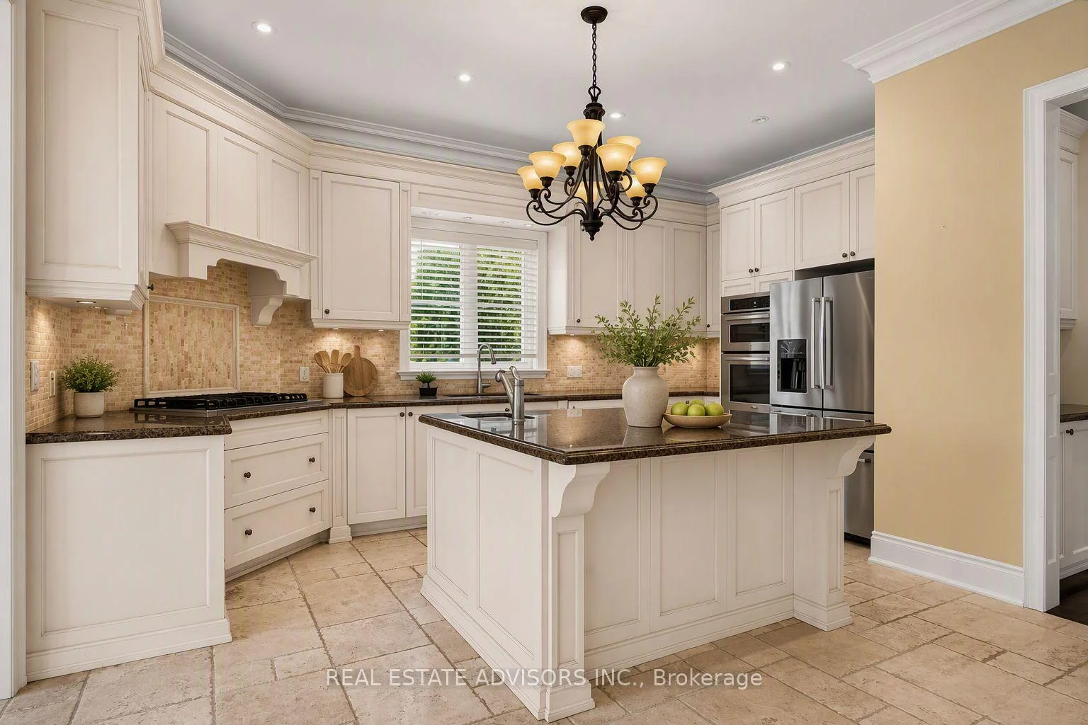 Photo 10 of 43 Grayfield Drive, Whitchurch-Stouffville, Ballantrae — HOMEH
