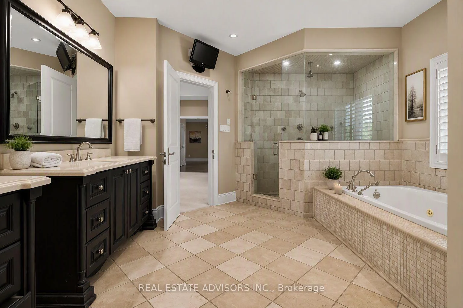 Photo 35 of 43 Grayfield Drive, Whitchurch-Stouffville, Ballantrae — HOMEH