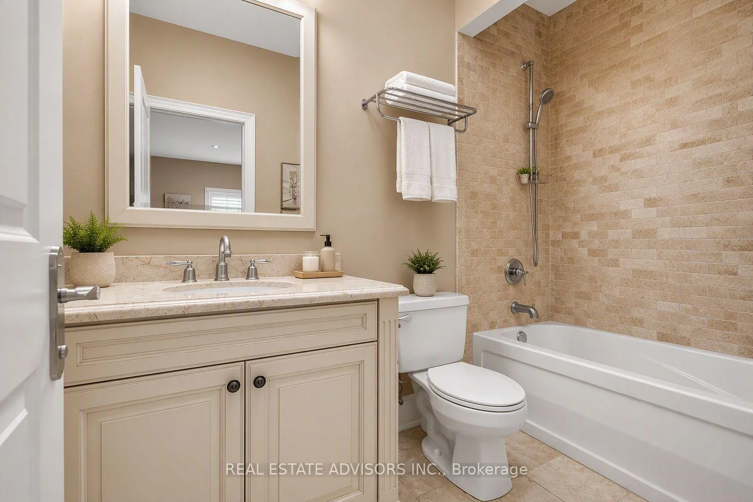 Photo 41 of 43 Grayfield Drive, Whitchurch-Stouffville, Ballantrae — HOMEH