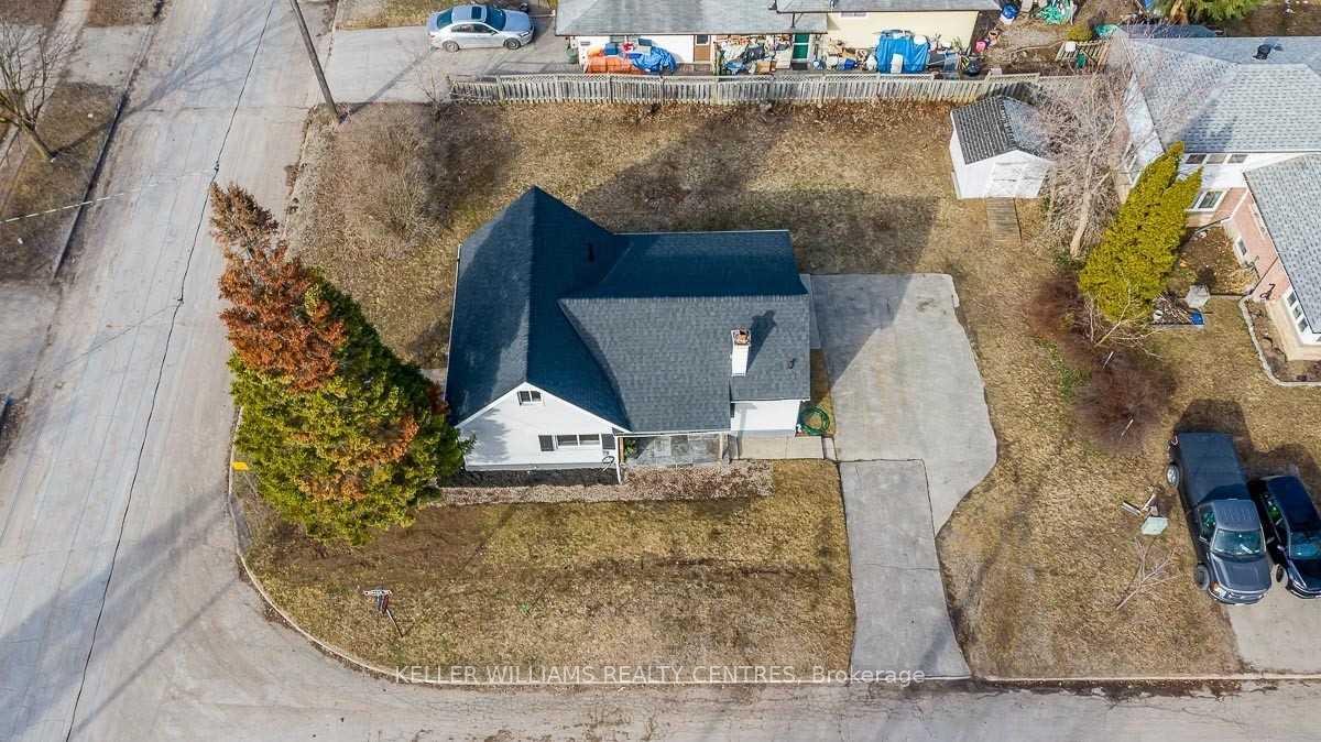 Photo 3 of Unit 2, 46 Campbell Avenue, Barrie, Allandale — HOMEH