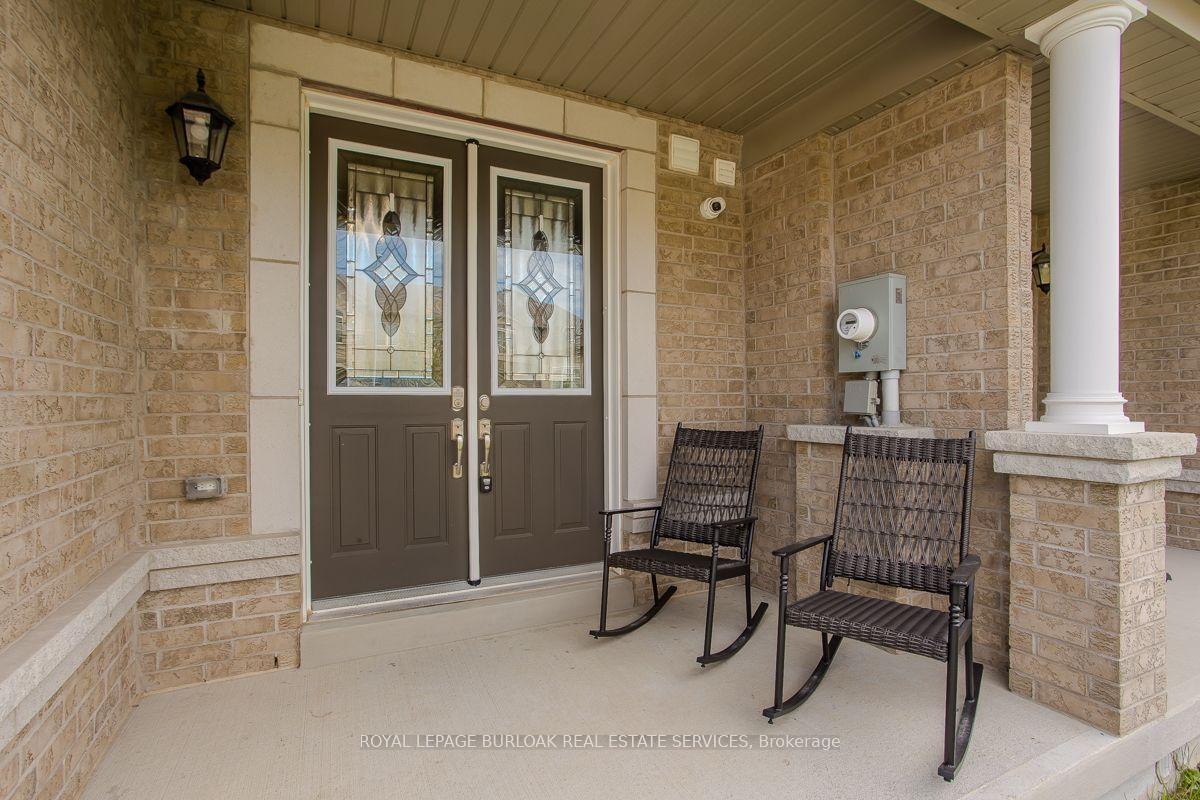 Photo 2 of 11 Cooley Grove, Hamilton, Meadowlands — HOMEH