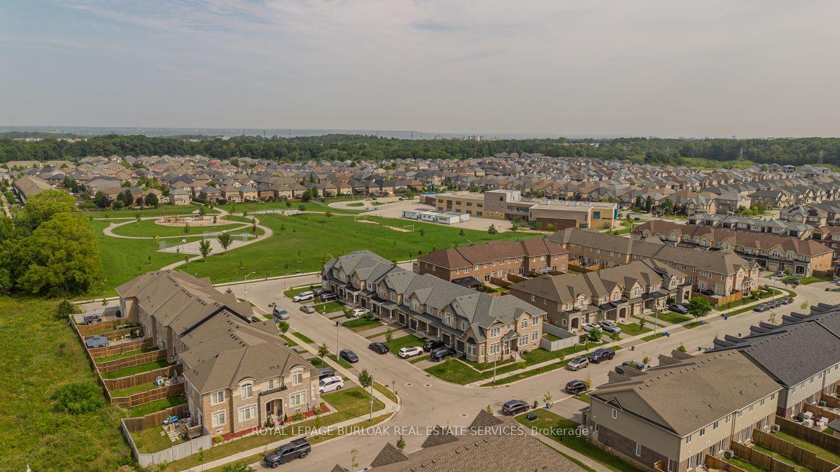 Photo 5 of 11 Cooley Grove, Hamilton, Meadowlands — HOMEH