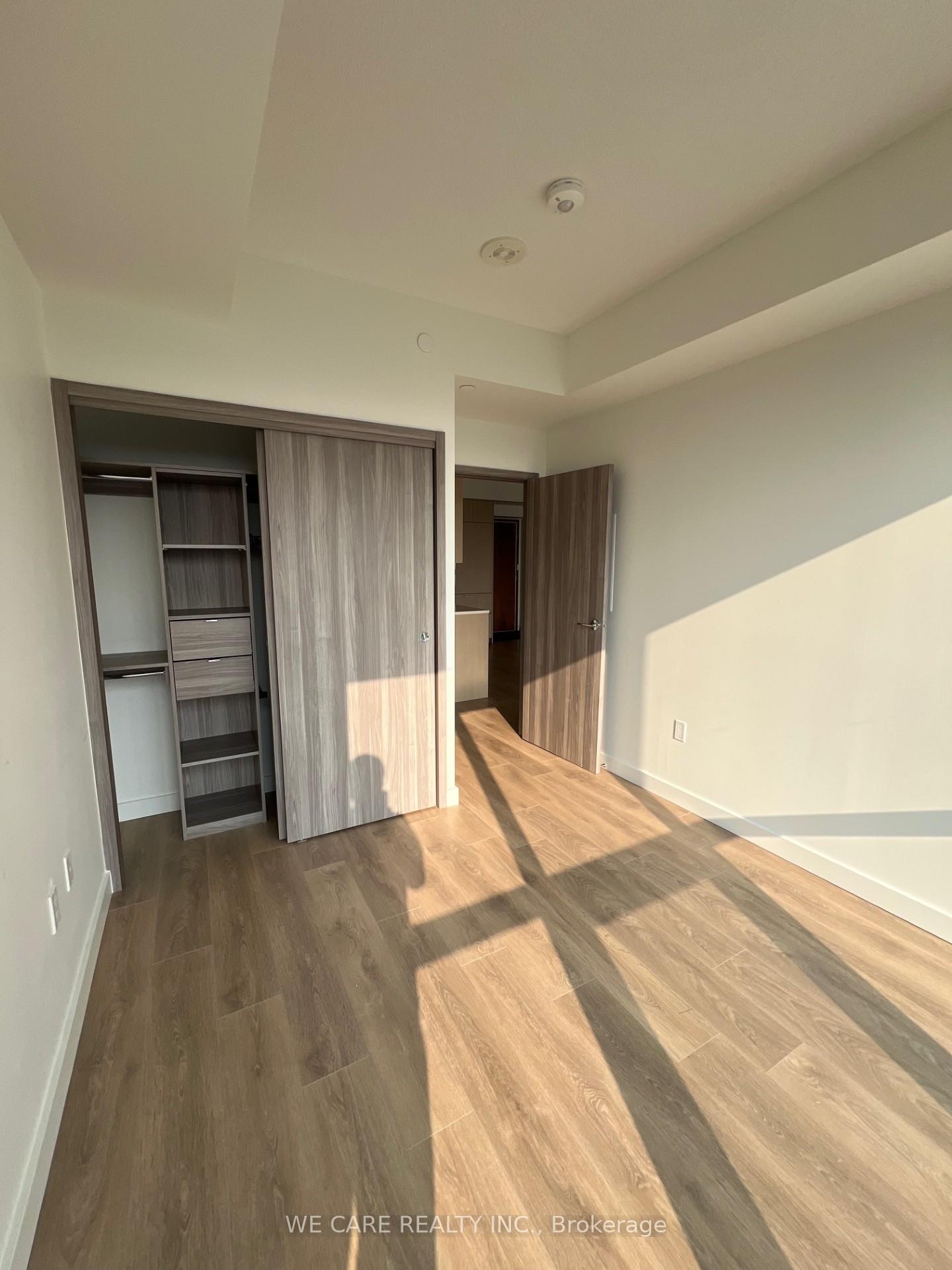Photo 6 of Unit 4006, 95 Mcmahon Drive, North York, Bayview Village — HOMEH