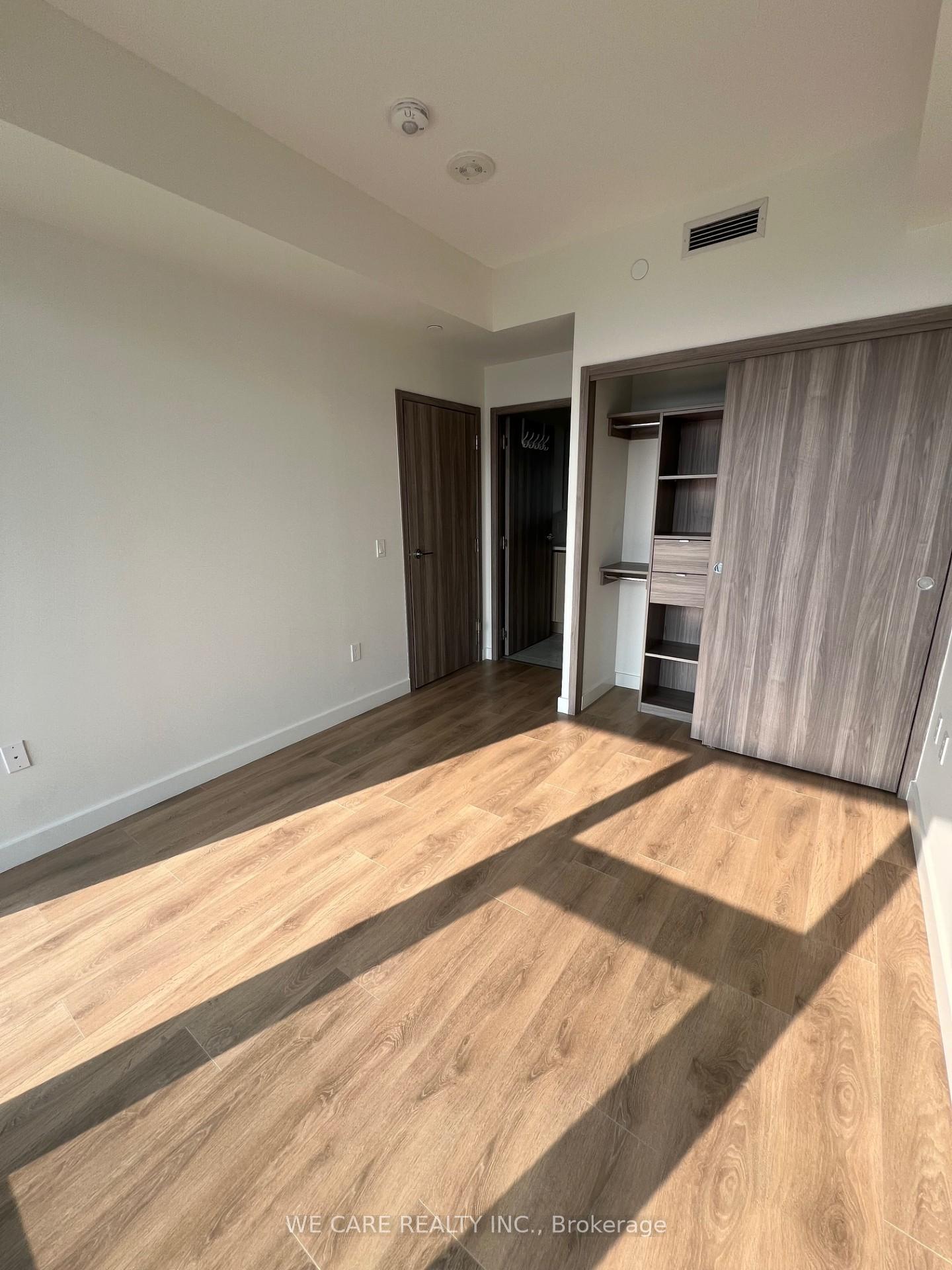 Photo 7 of Unit 4006, 95 Mcmahon Drive, North York, Bayview Village — HOMEH