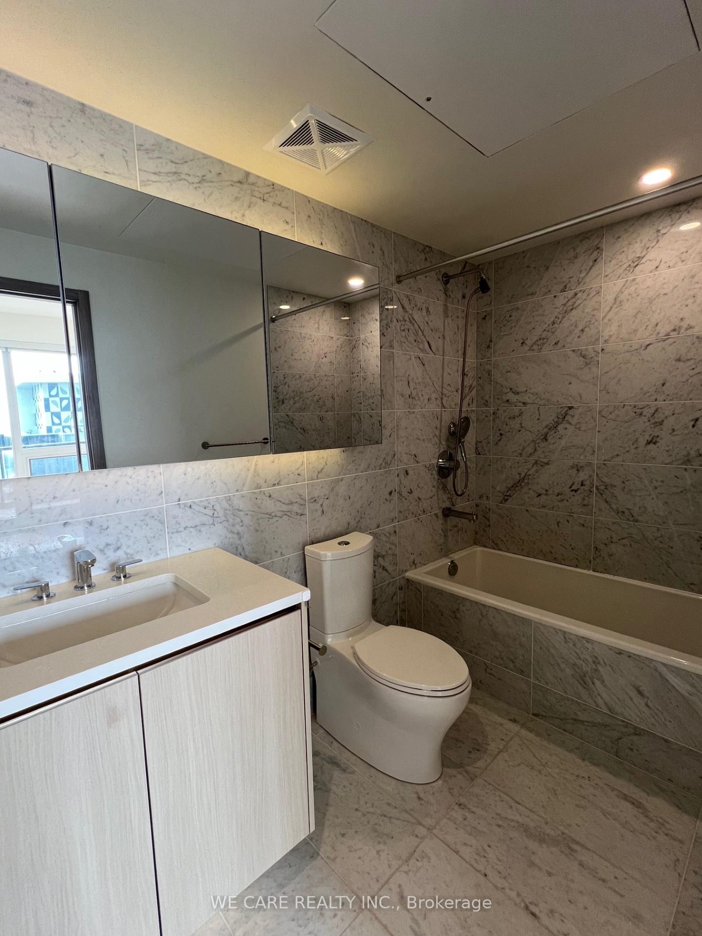 Photo 9 of Unit 4006, 95 Mcmahon Drive, North York, Bayview Village — HOMEH