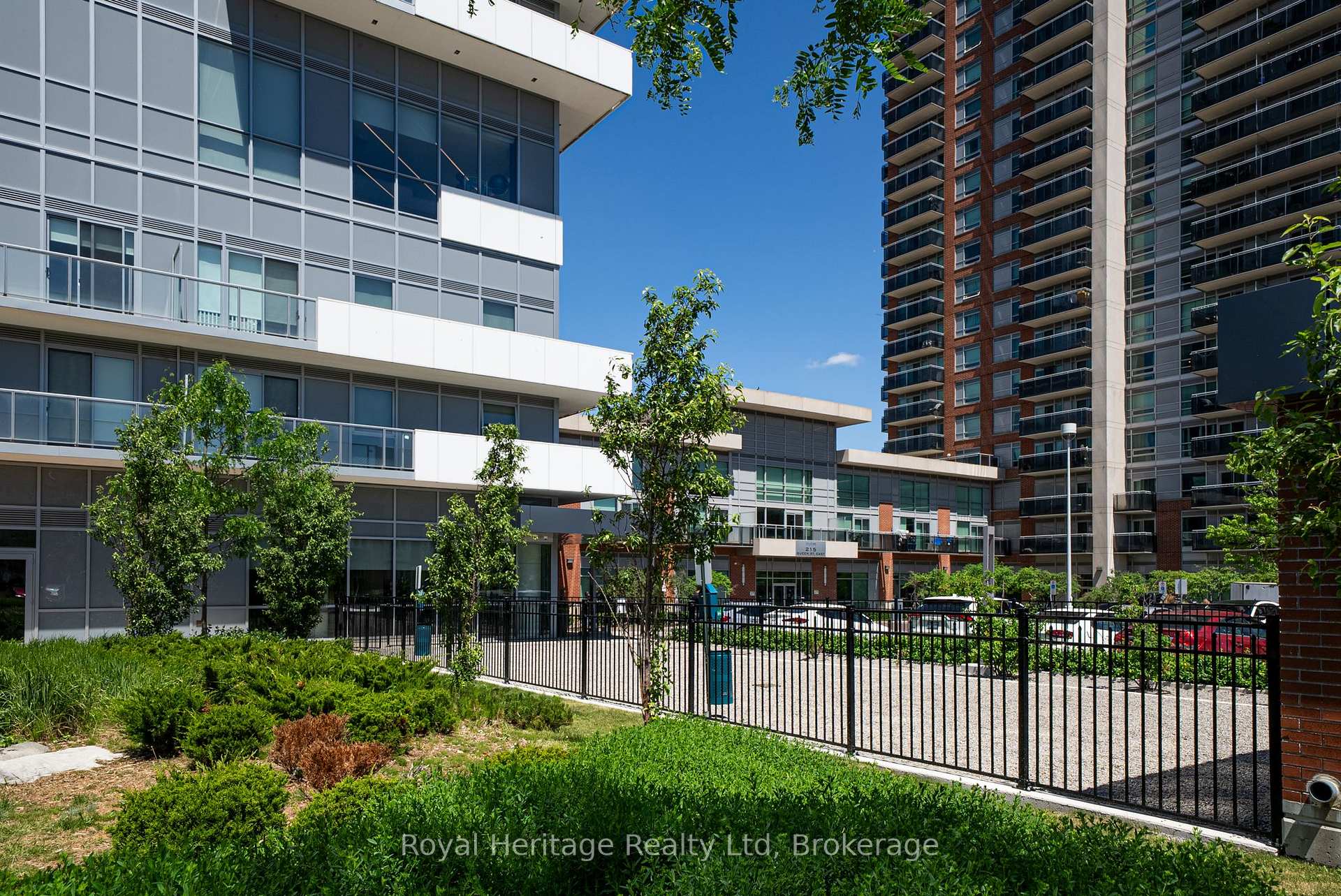 Photo 2 of Unit 1602, 215 Queen Street E, Brampton, Queen Street Corridor — HOMEH