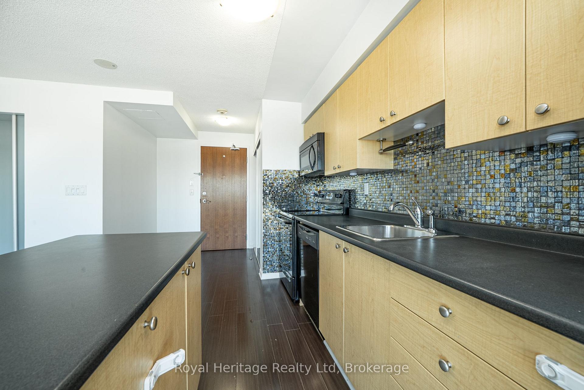 Photo 5 of Unit 1602, 215 Queen Street E, Brampton, Queen Street Corridor — HOMEH