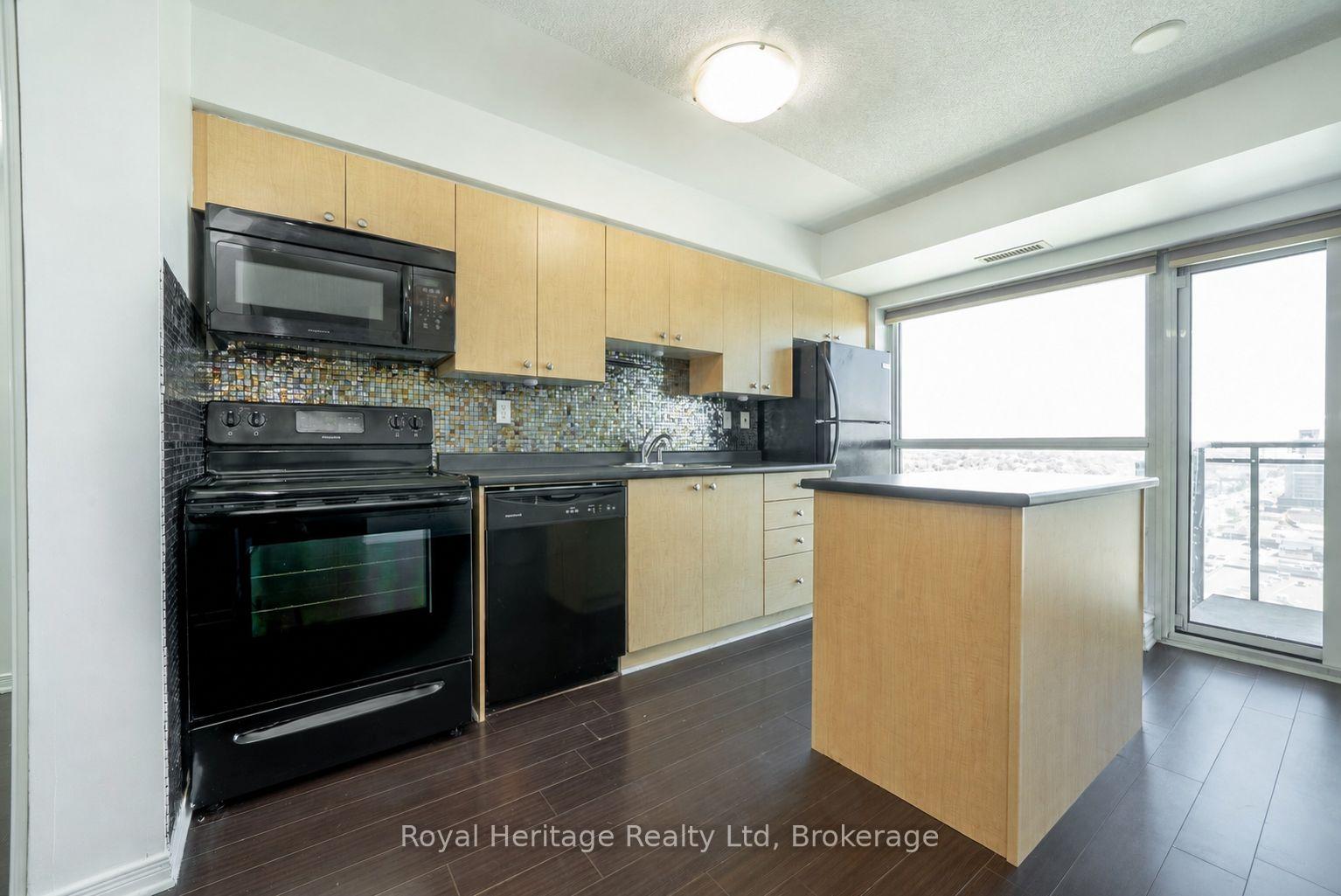 Photo 6 of Unit 1602, 215 Queen Street E, Brampton, Queen Street Corridor — HOMEH