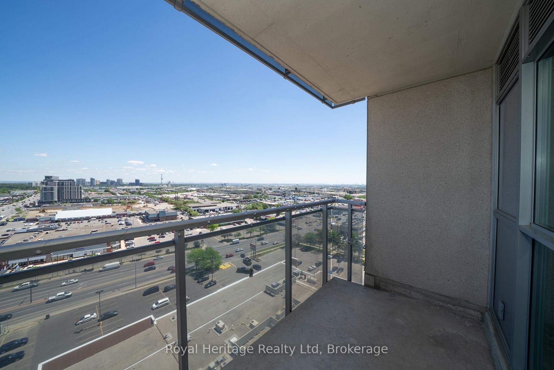 Photo 11 of Unit 1602, 215 Queen Street E, Brampton, Queen Street Corridor — HOMEH
