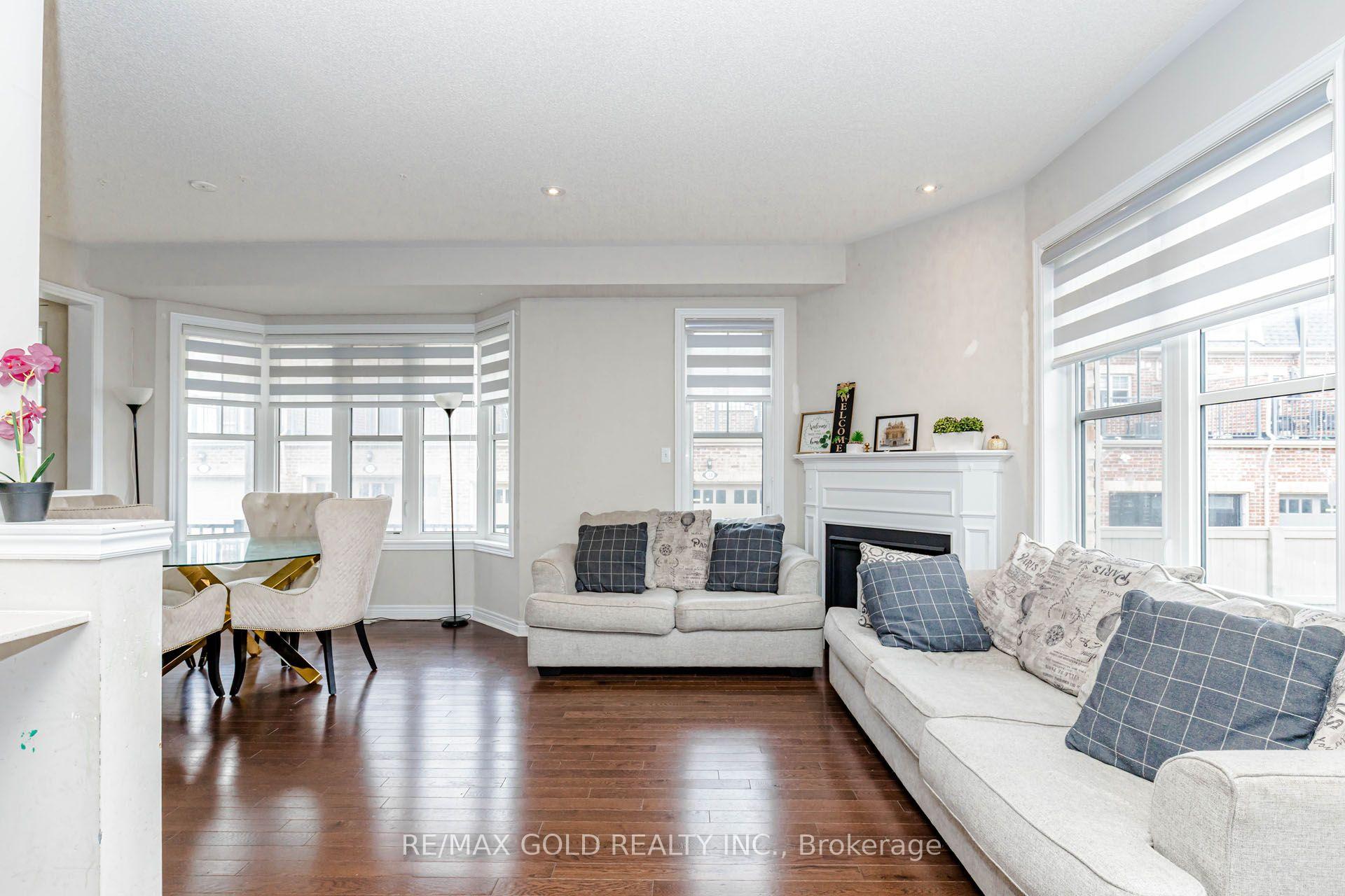 Photo 8 of 3 Dale Meadows Road, Brampton, Bram West — HOMEH