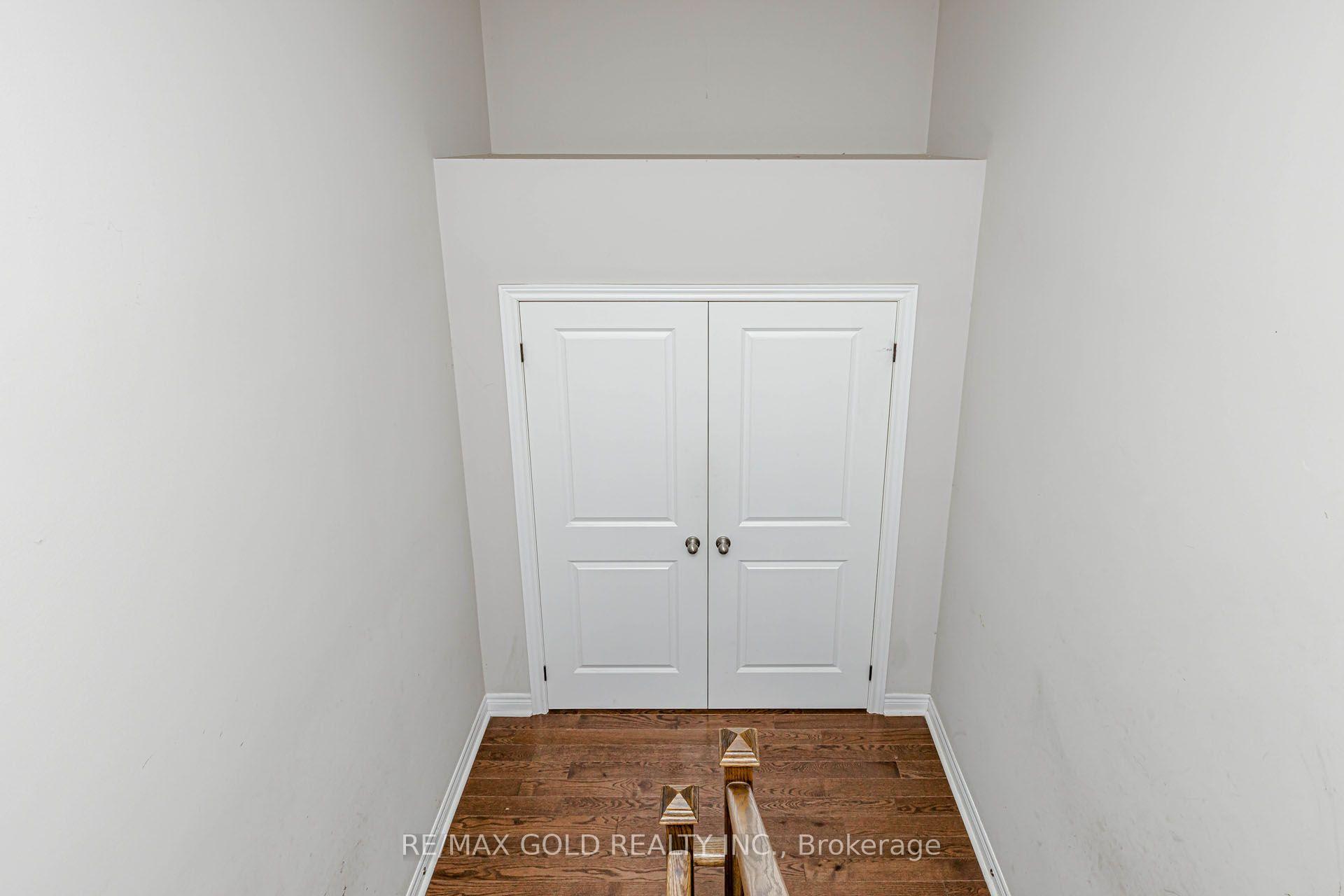 Photo 20 of 3 Dale Meadows Road, Brampton, Bram West — HOMEH