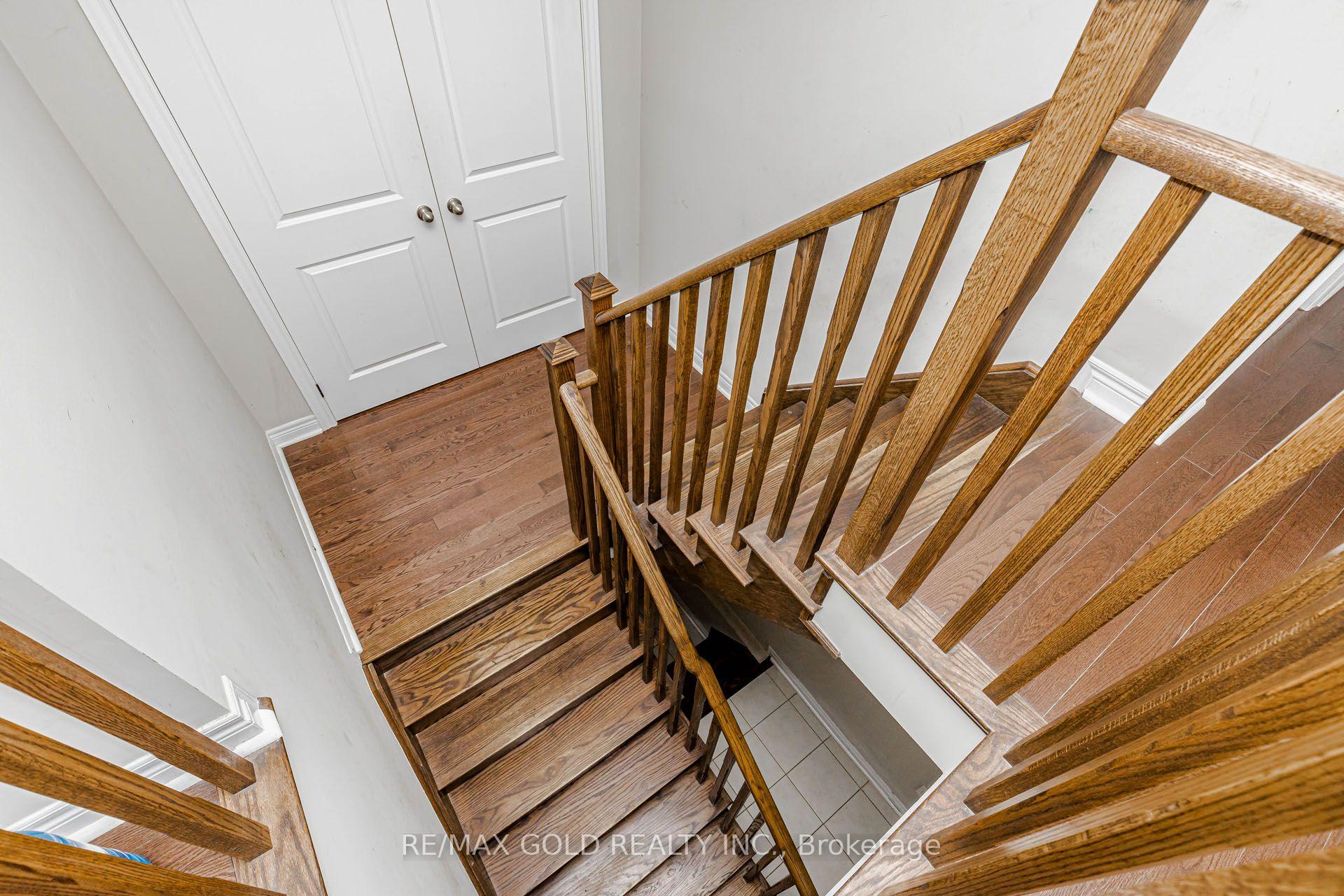 Photo 21 of 3 Dale Meadows Road, Brampton, Bram West — HOMEH