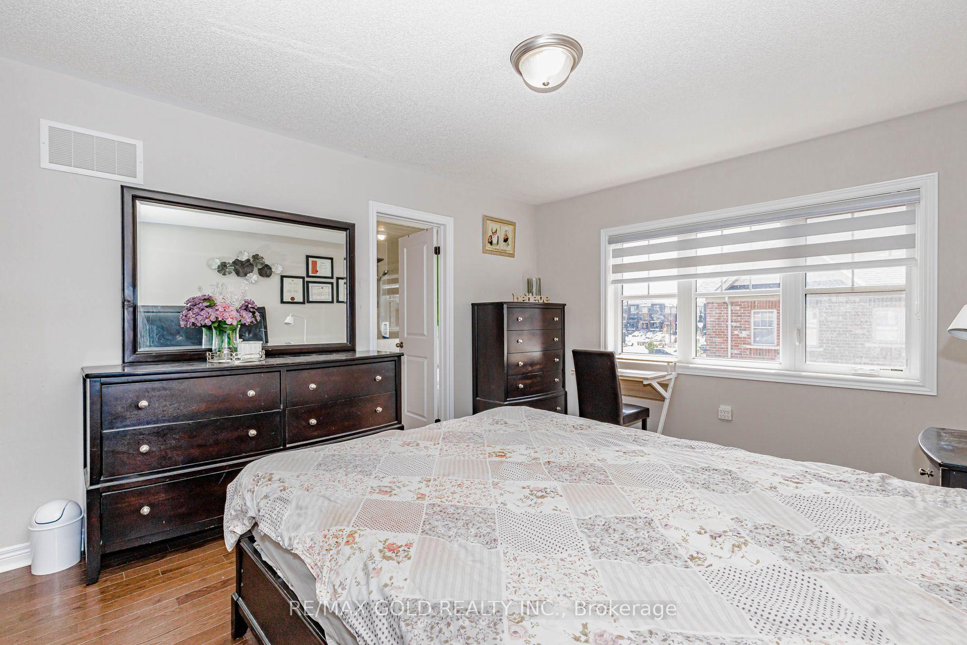 Photo 26 of 3 Dale Meadows Road, Brampton, Bram West — HOMEH