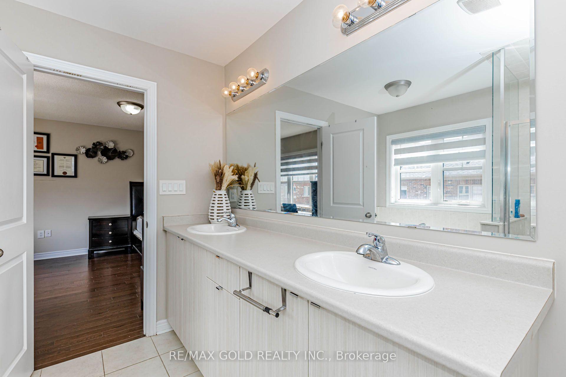 Photo 28 of 3 Dale Meadows Road, Brampton, Bram West — HOMEH