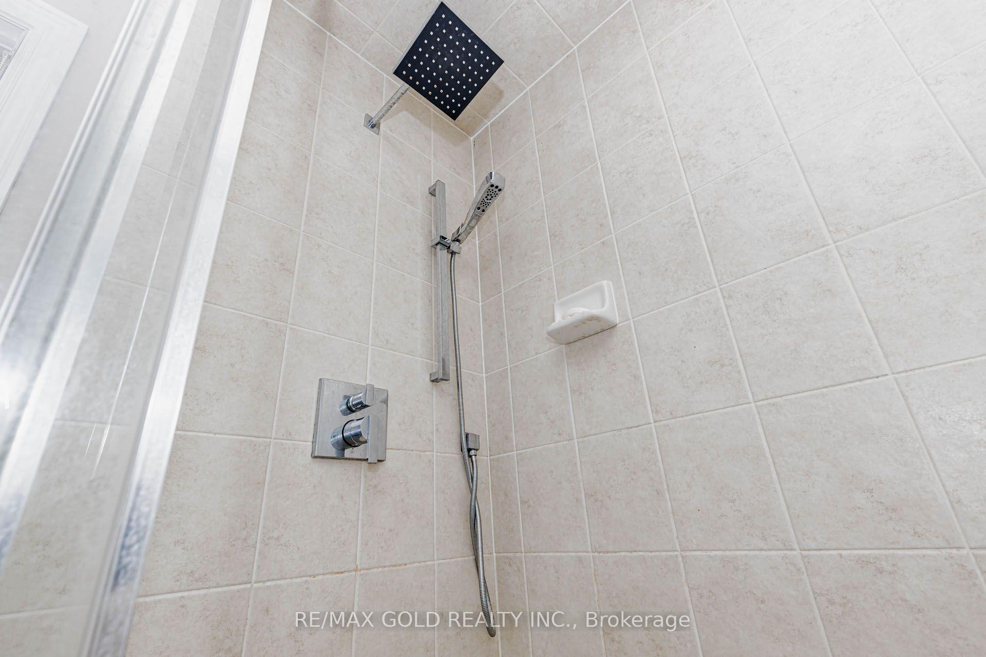 Photo 31 of 3 Dale Meadows Road, Brampton, Bram West — HOMEH