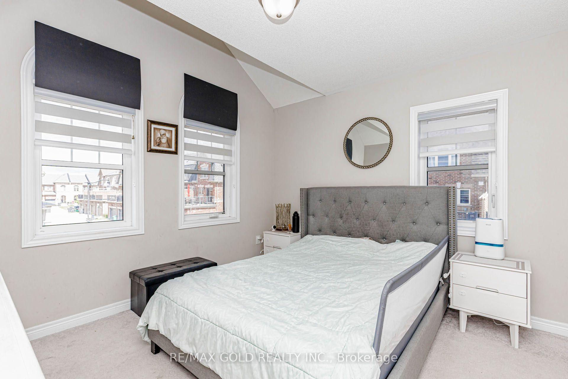 Photo 37 of 3 Dale Meadows Road, Brampton, Bram West — HOMEH