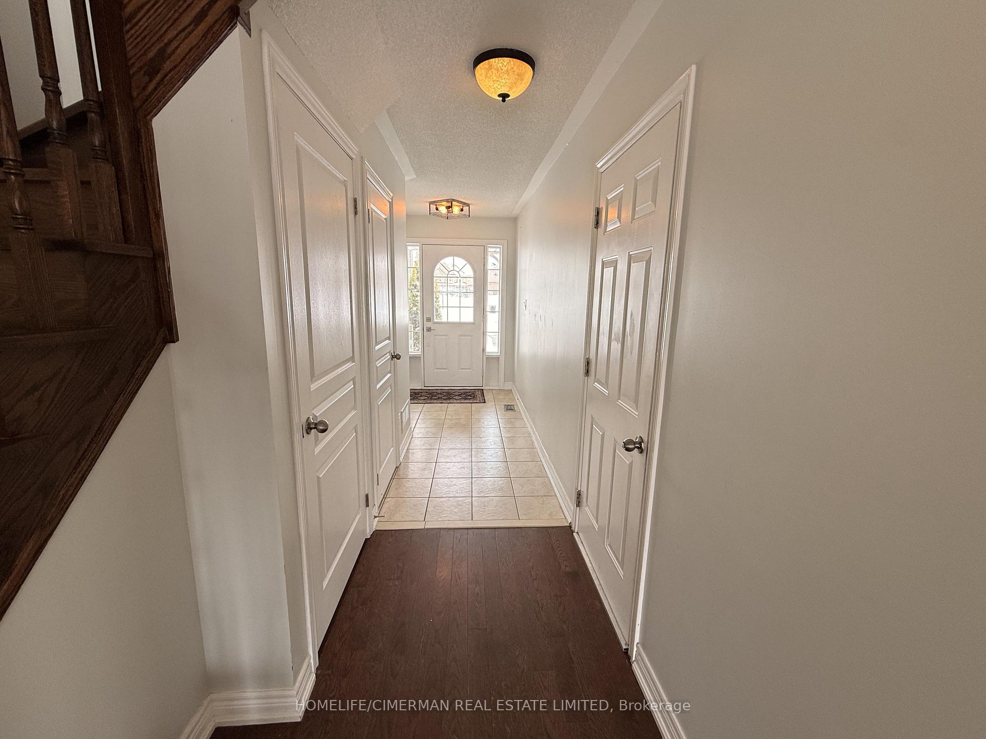Photo 3 of 26 Wyndham Circle, Georgina, Sutton & Jackson's Point — HOMEH