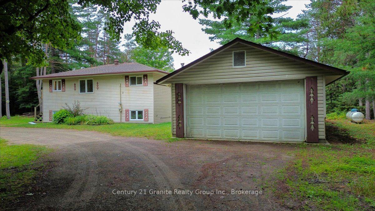 Photo 3 of 32 Firehall Lane, Hastings Highlands, Herschel Ward — HOMEH