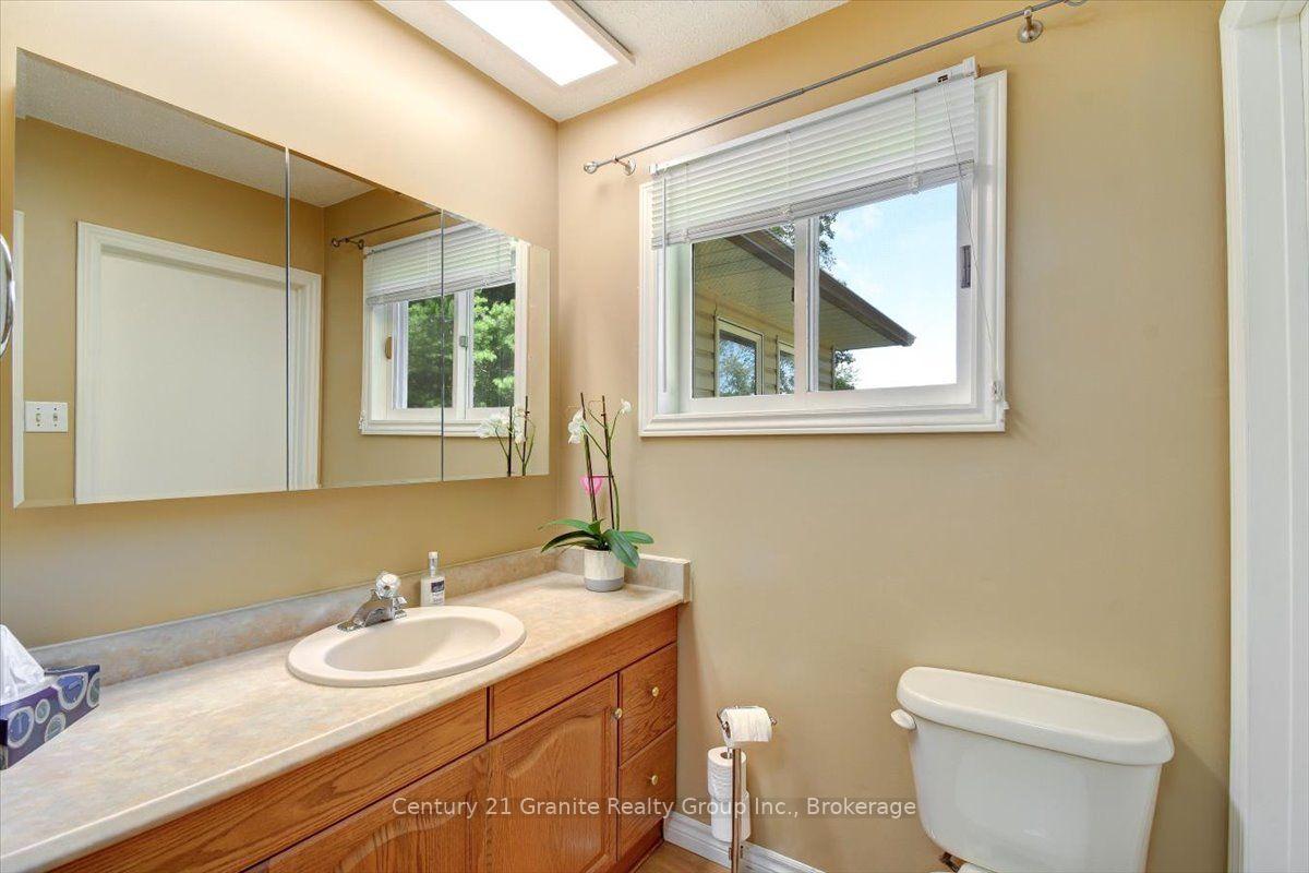 Photo 14 of 32 Firehall Lane, Hastings Highlands, Herschel Ward — HOMEH