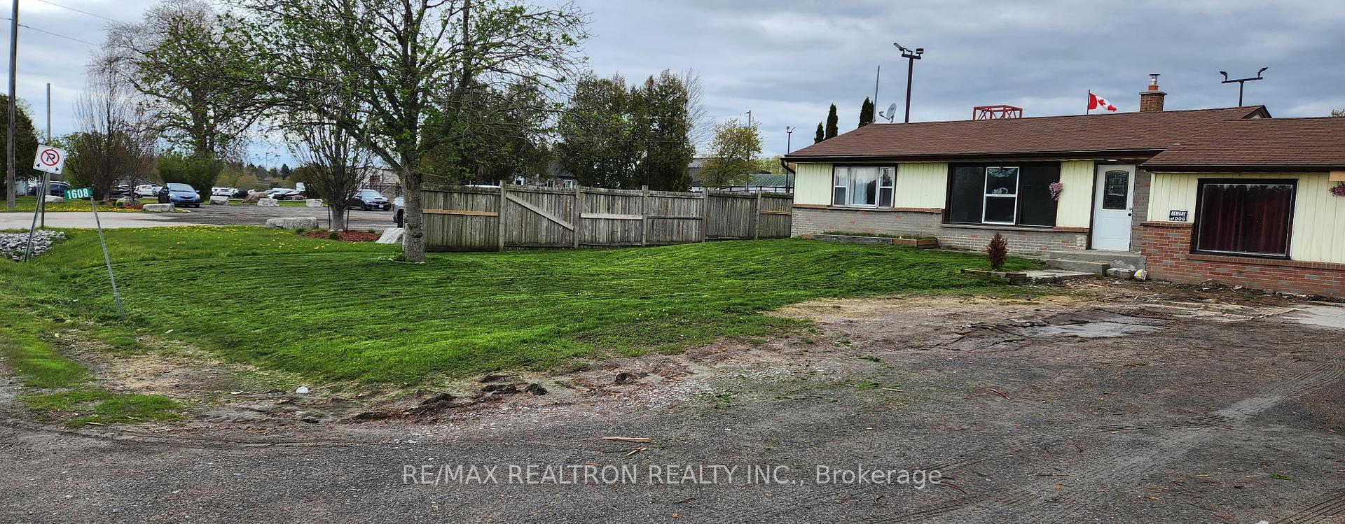 Photo of 1608 Baseline Road W