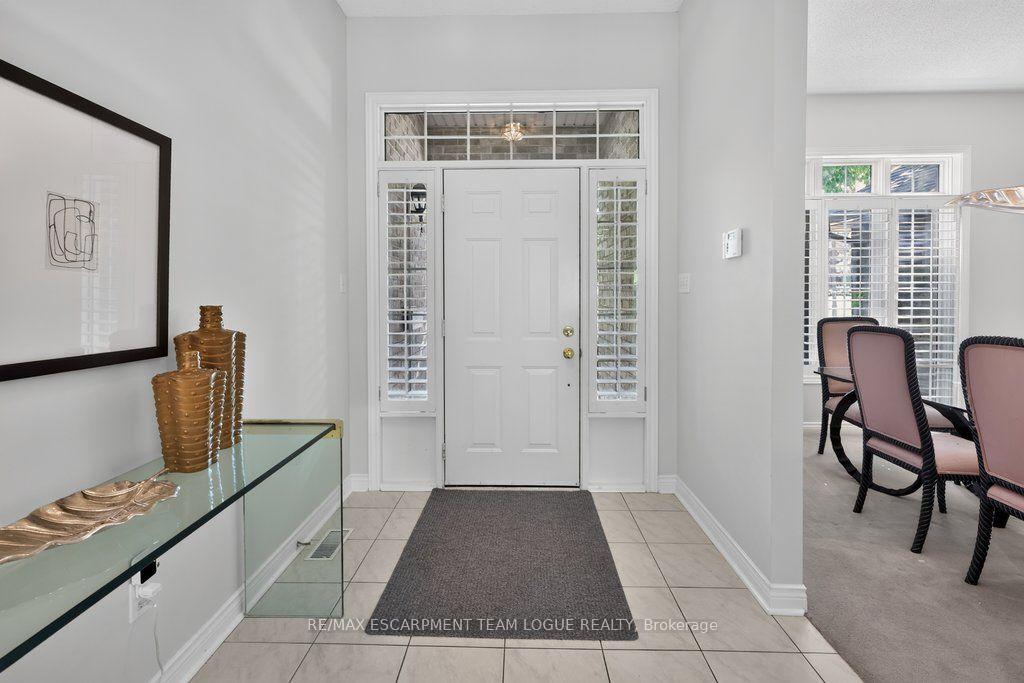 Photo 6 of 1092 Crofton Way, Burlington, Tyandaga — HOMEH