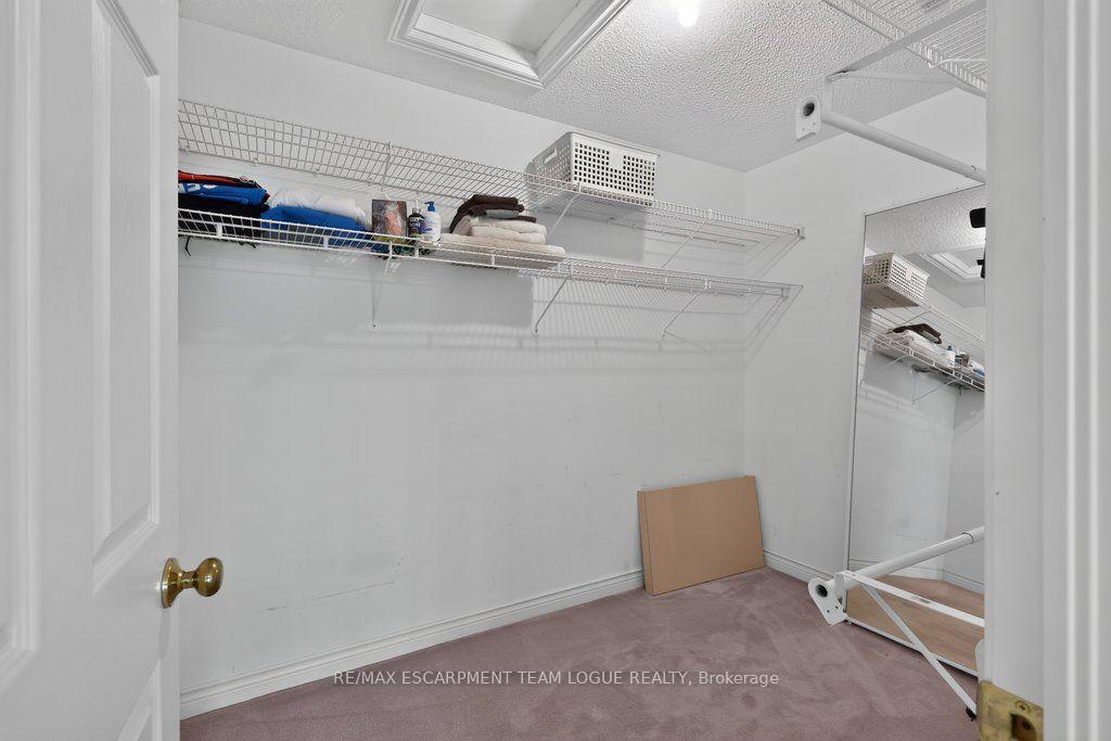 Photo 25 of 1092 Crofton Way, Burlington, Tyandaga — HOMEH