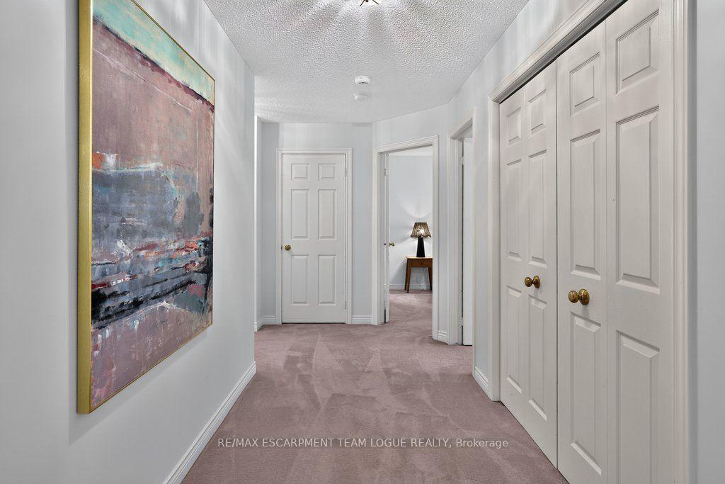 Photo 31 of 1092 Crofton Way, Burlington, Tyandaga — HOMEH