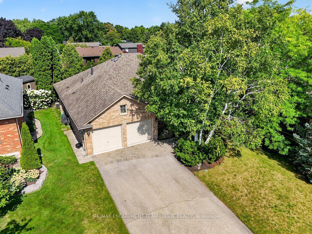 Photo 43 of 1092 Crofton Way, Burlington, Tyandaga — HOMEH