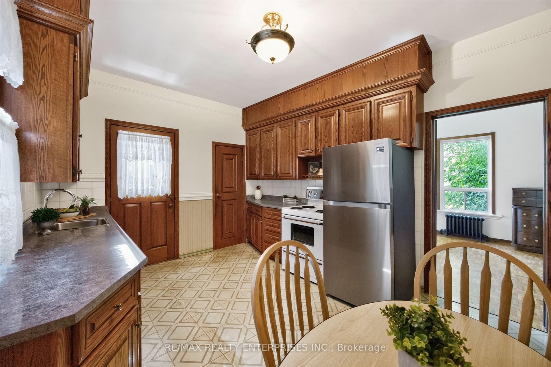 Photo 12 of 162 Mavety Street, Toronto, Junction Area — HOMEH