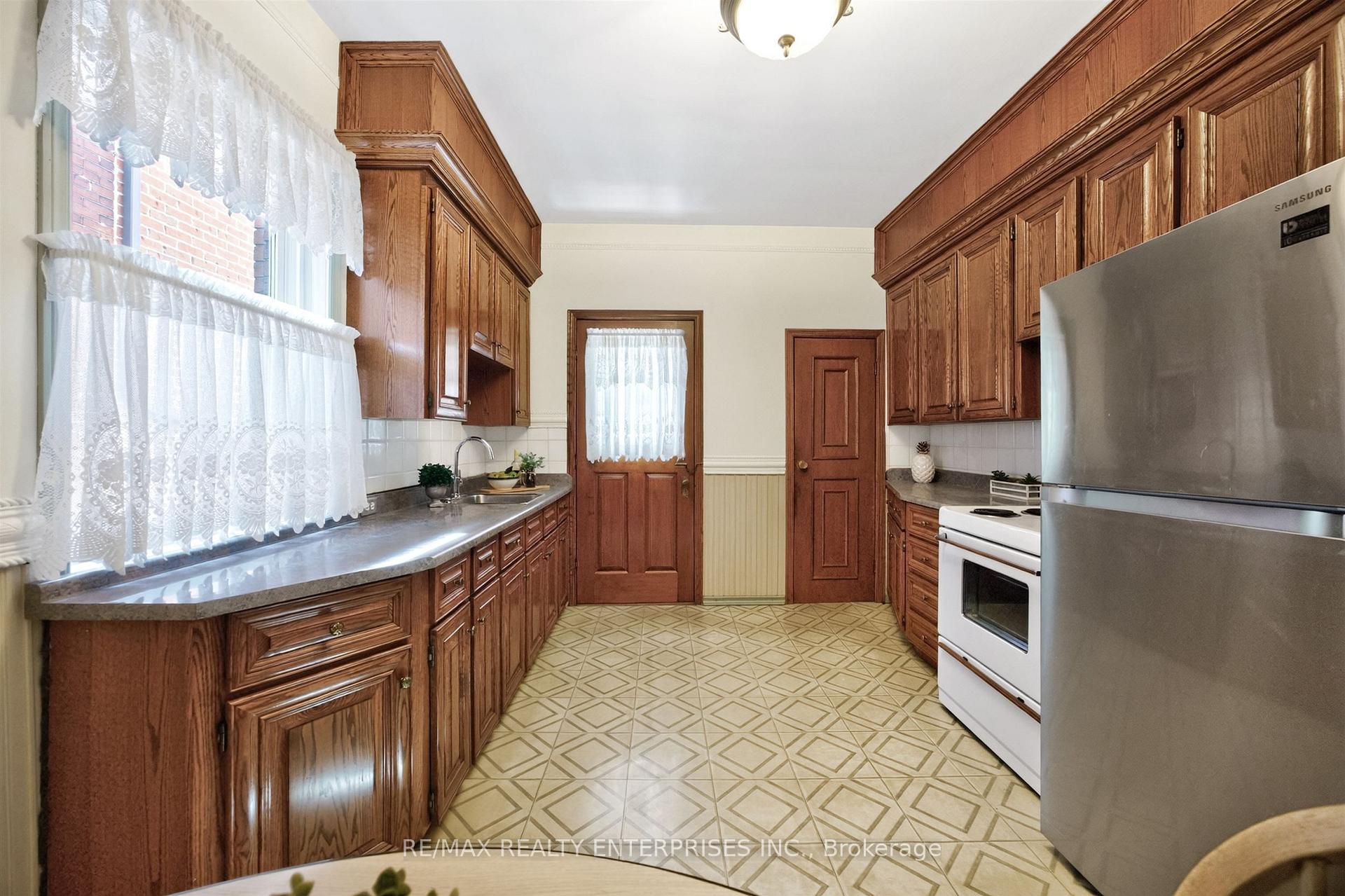 Photo 13 of 162 Mavety Street, Toronto, Junction Area — HOMEH