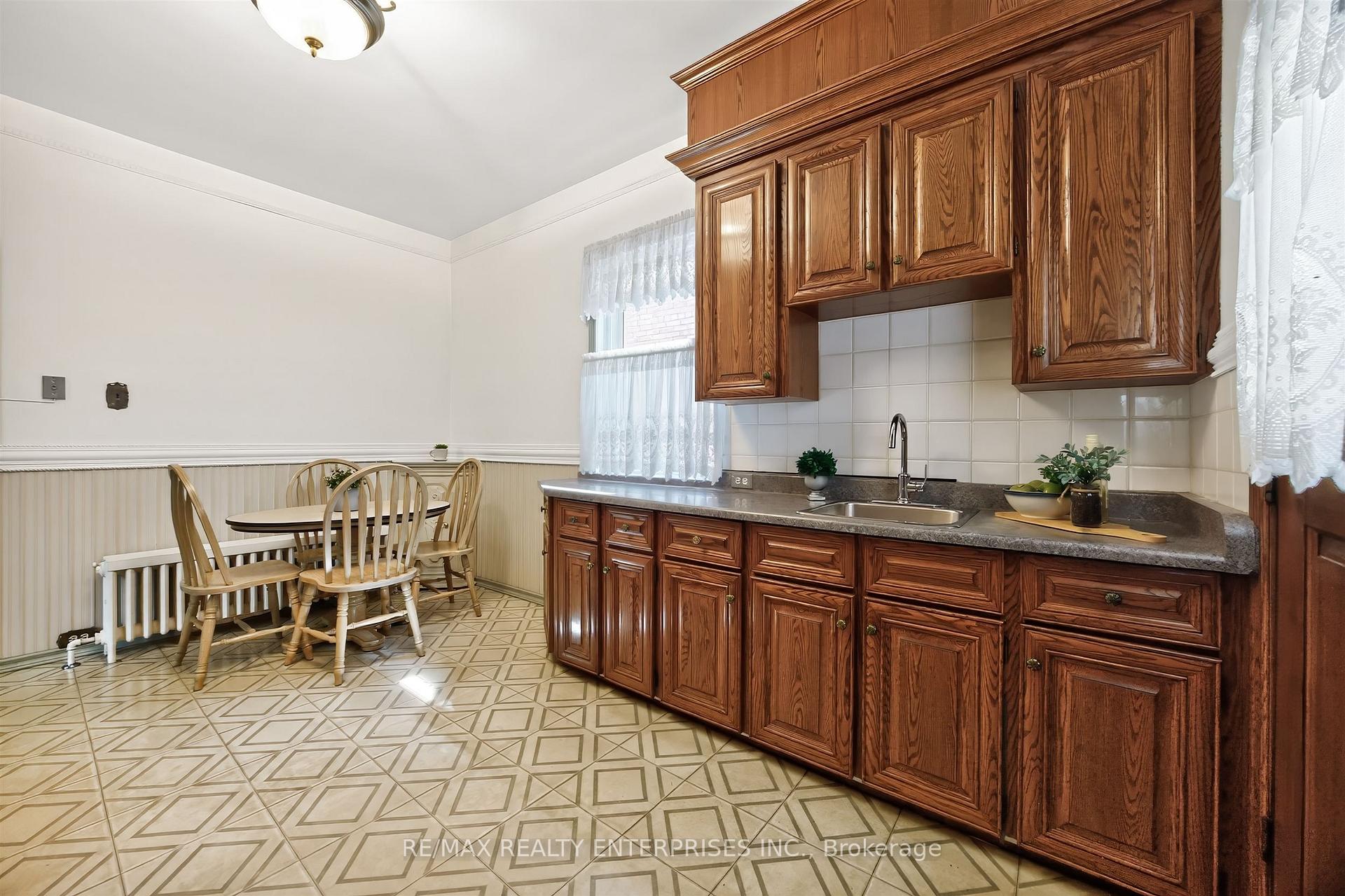 Photo 14 of 162 Mavety Street, Toronto, Junction Area — HOMEH