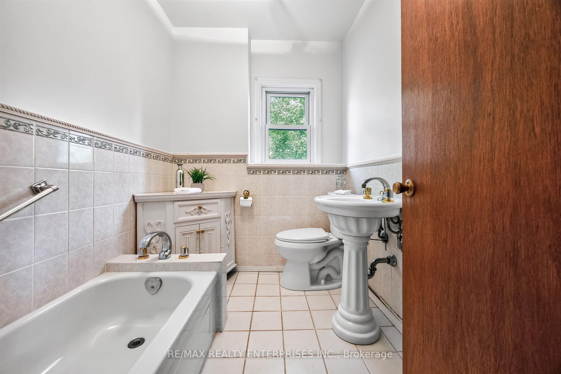 Photo 33 of 162 Mavety Street, Toronto, Junction Area — HOMEH
