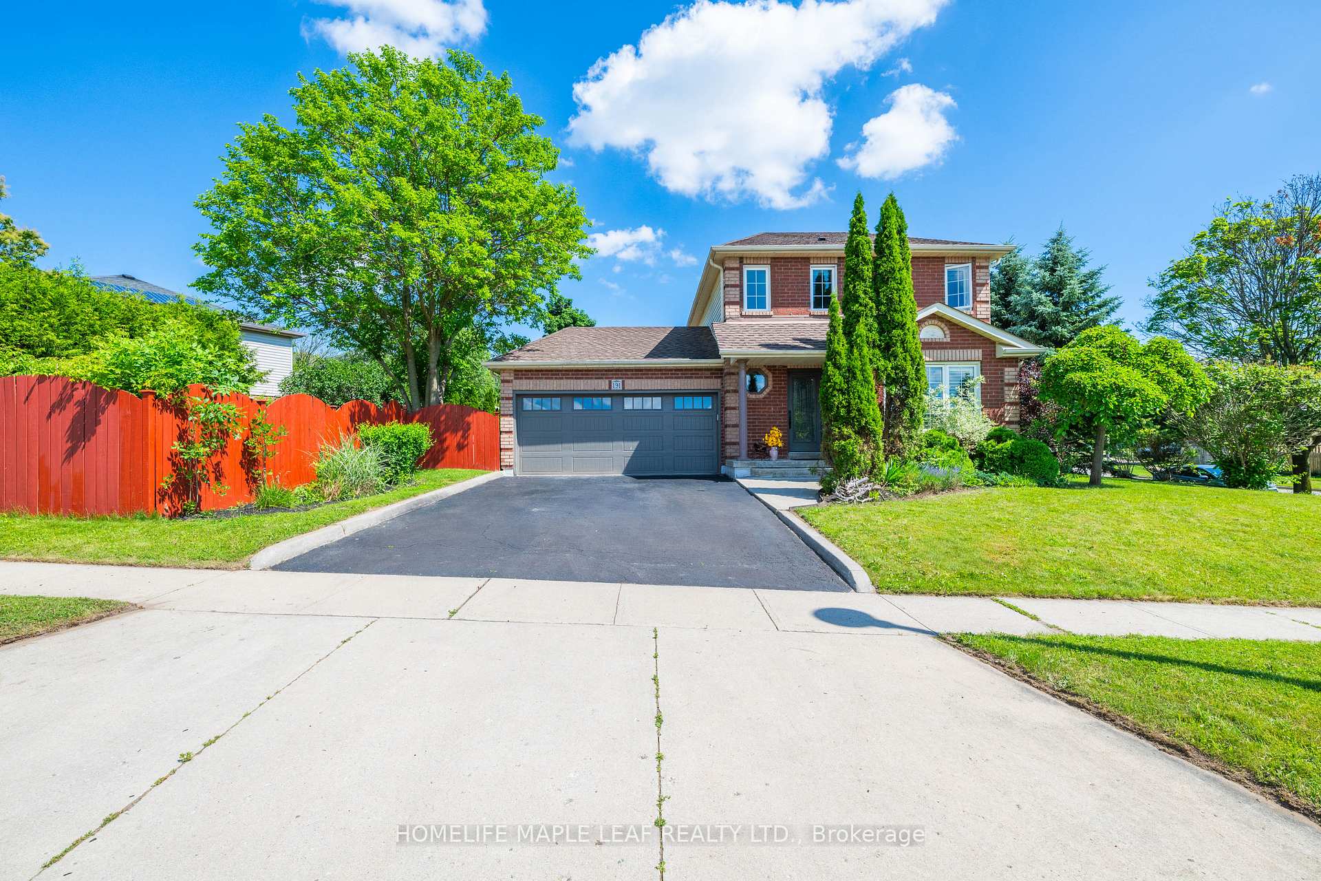 Photo 2 of 191 Stirling Macgregor Drive, Cambridge, St Andrews/Southwood — HOMEH