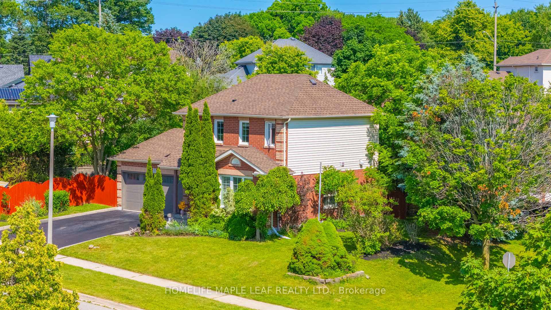 Photo 4 of 191 Stirling Macgregor Drive, Cambridge, St Andrews/Southwood — HOMEH