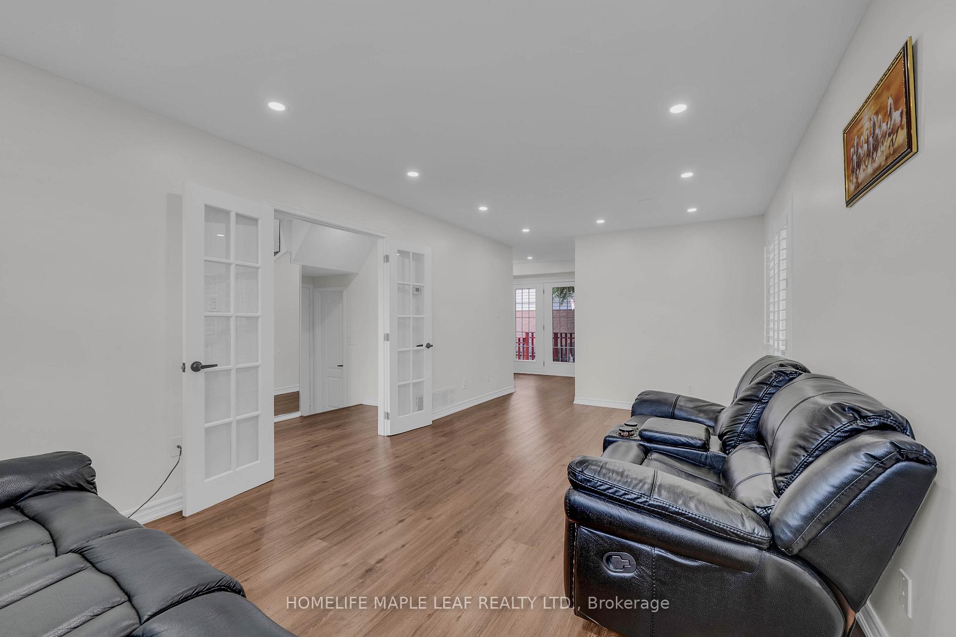 Photo 10 of 191 Stirling Macgregor Drive, Cambridge, St Andrews/Southwood — HOMEH