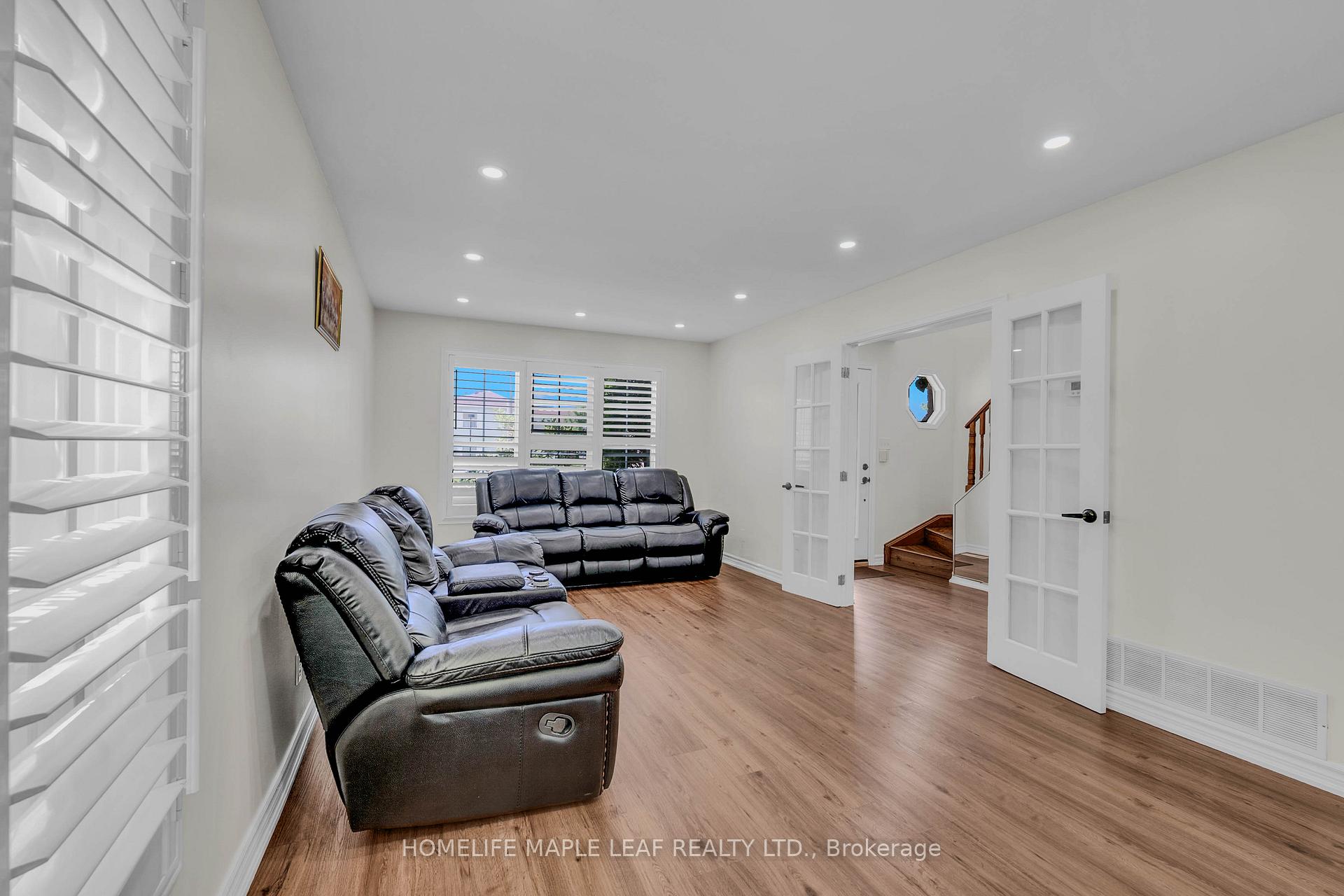 Photo 11 of 191 Stirling Macgregor Drive, Cambridge, St Andrews/Southwood — HOMEH