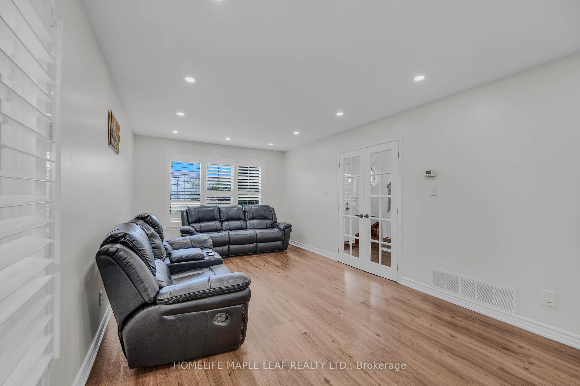 Photo 12 of 191 Stirling Macgregor Drive, Cambridge, St Andrews/Southwood — HOMEH
