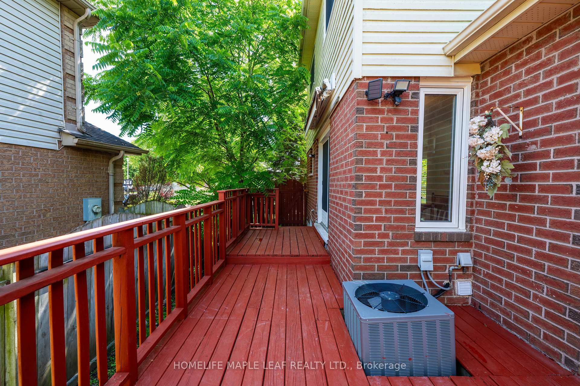 Photo 31 of 191 Stirling Macgregor Drive, Cambridge, St Andrews/Southwood — HOMEH