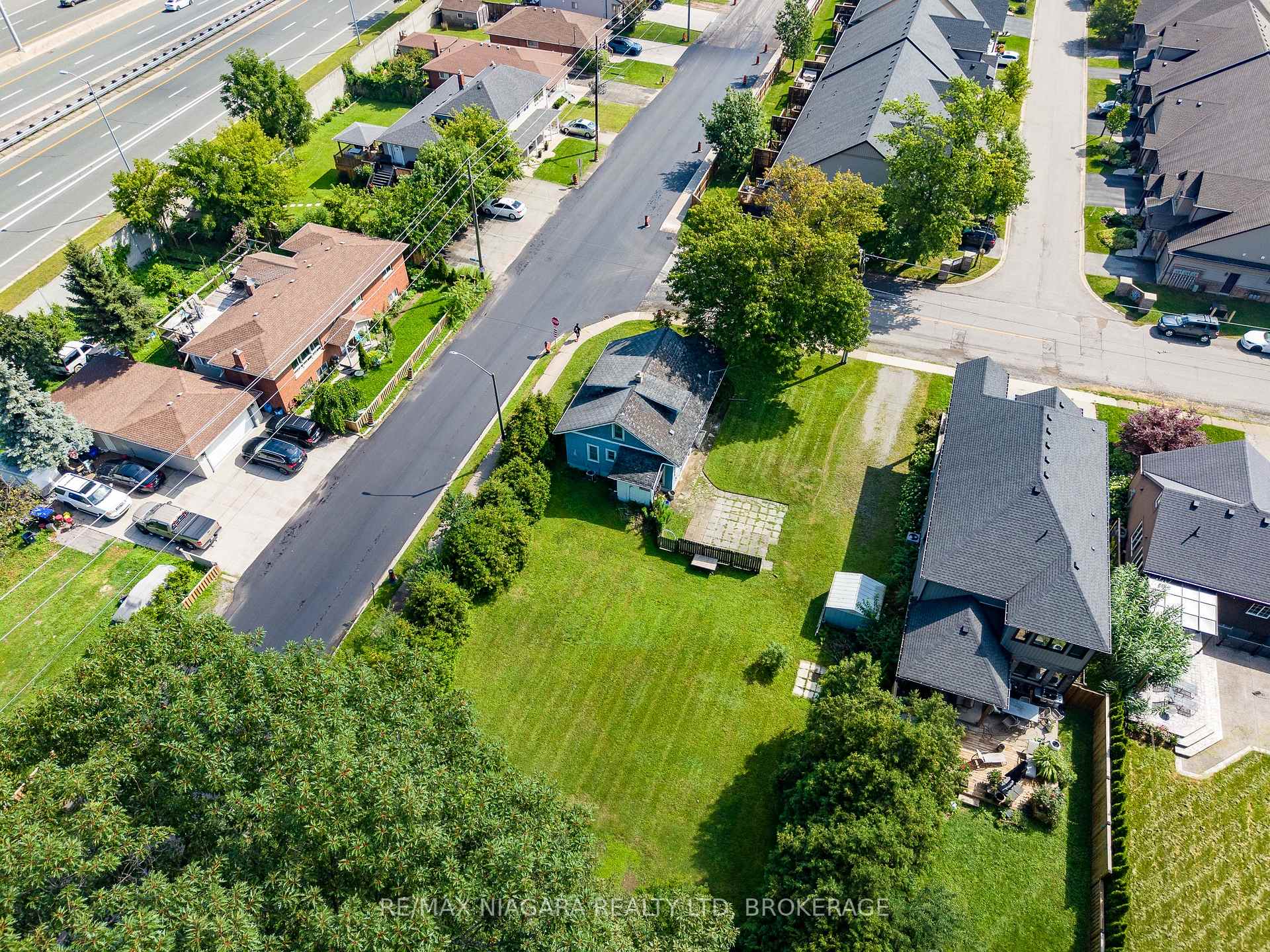 Photo 9 of 5469 Prince Edward Avenue, Niagara Falls, Hospital — HOMEH