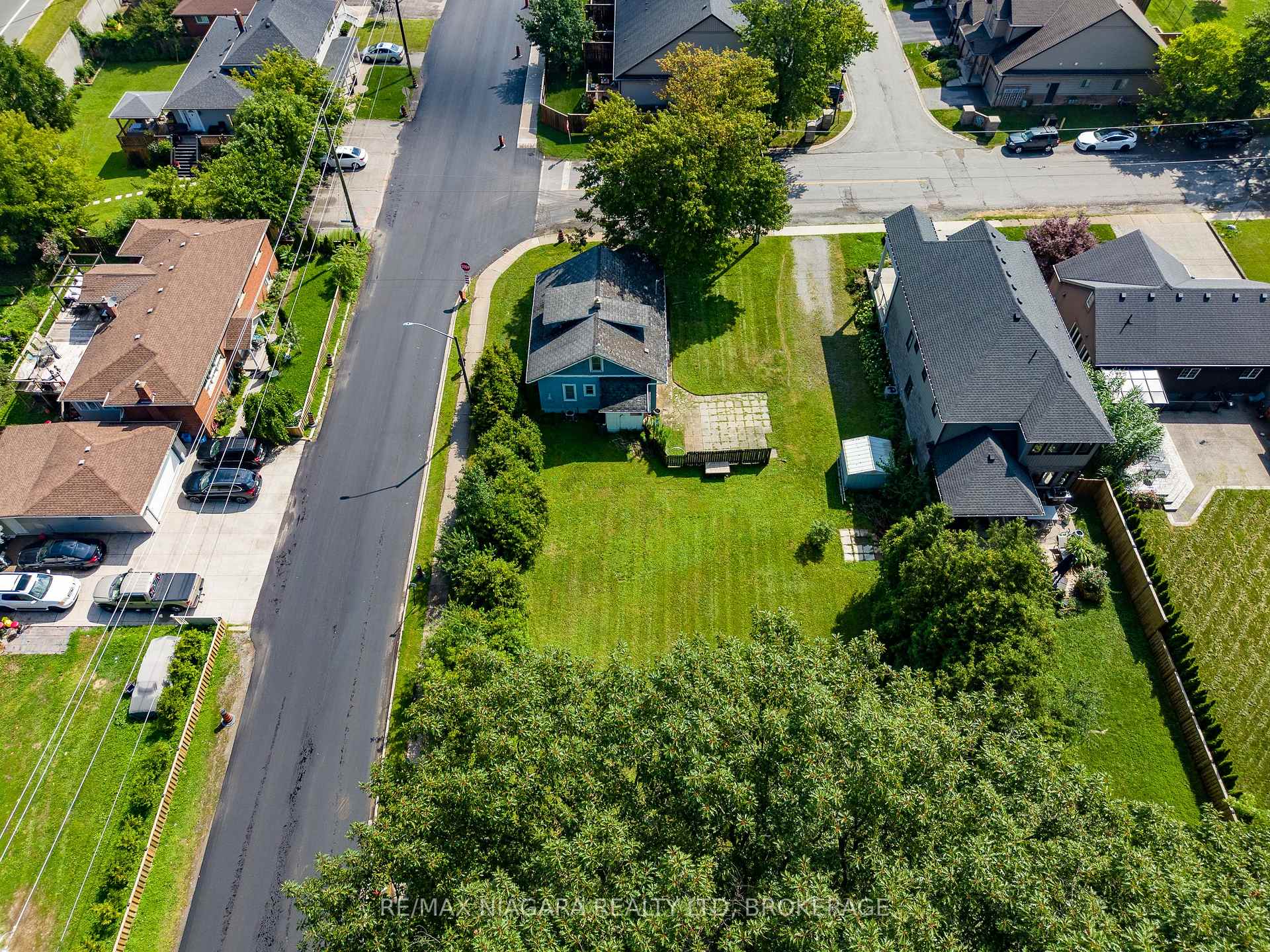 Photo 10 of 5469 Prince Edward Avenue, Niagara Falls, Hospital — HOMEH
