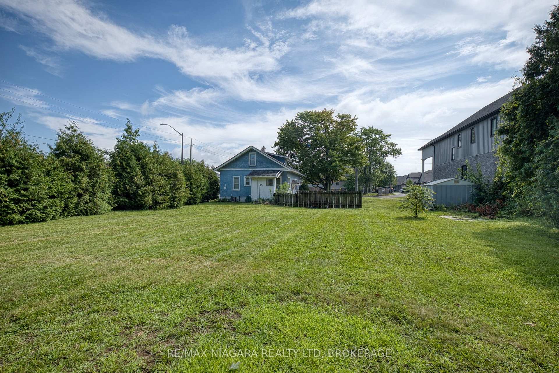 Photo 13 of 5469 Prince Edward Avenue, Niagara Falls, Hospital — HOMEH
