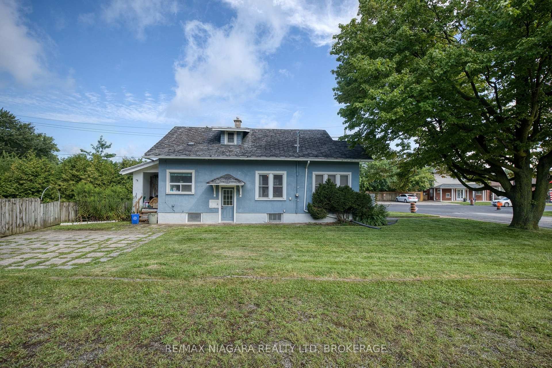 Photo 19 of 5469 Prince Edward Avenue, Niagara Falls, Hospital — HOMEH