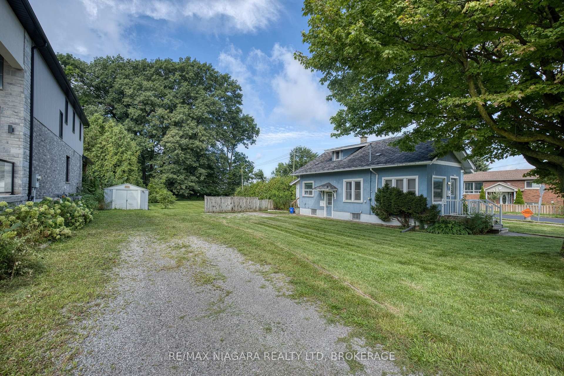 Photo 20 of 5469 Prince Edward Avenue, Niagara Falls, Hospital — HOMEH
