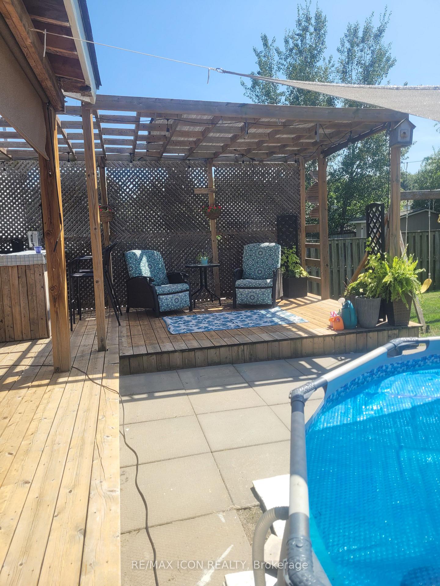 Photo 5 of 311 Misty Crescent, Kitchener, Grand River North — HOMEH