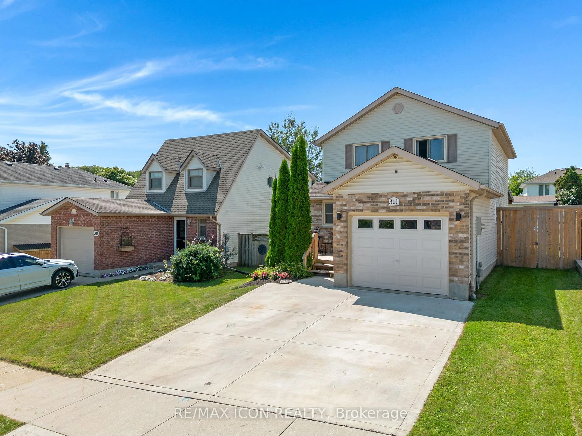 Photo 4 of 311 Misty Crescent, Kitchener, Grand River North — HOMEH
