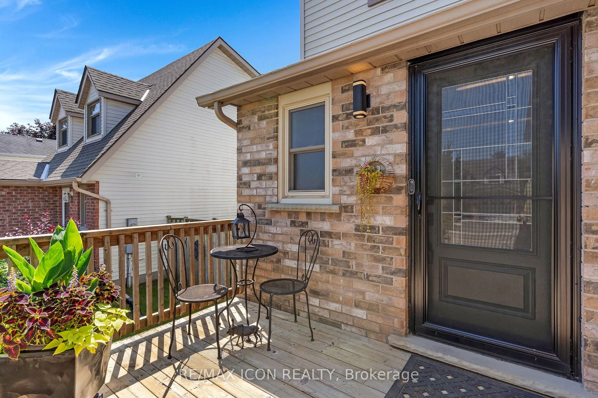 Photo 7 of 311 Misty Crescent, Kitchener, Grand River North — HOMEH