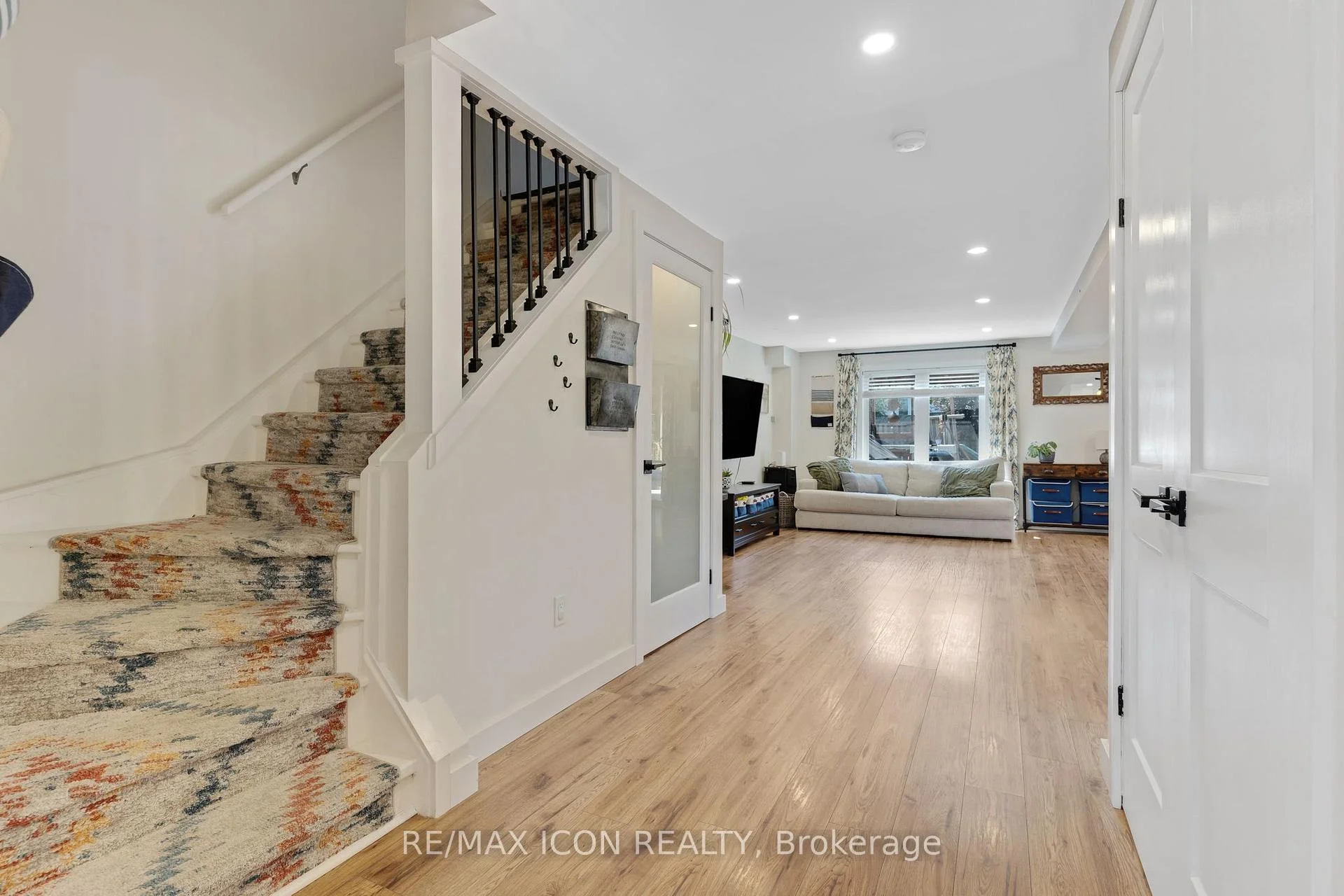 Photo 10 of 311 Misty Crescent, Kitchener, Grand River North — HOMEH