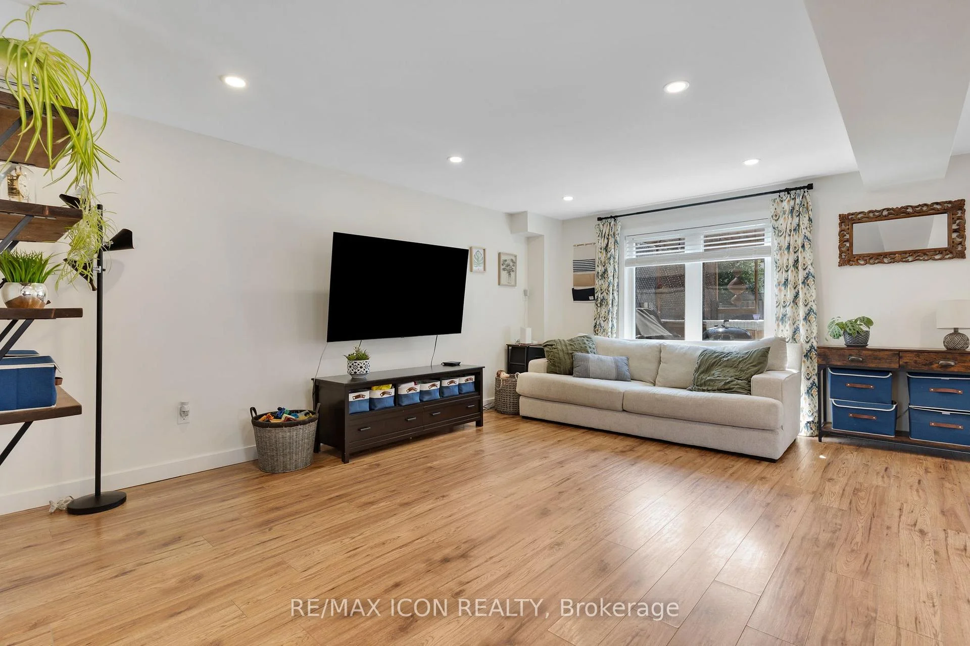 Photo 12 of 311 Misty Crescent, Kitchener, Grand River North — HOMEH